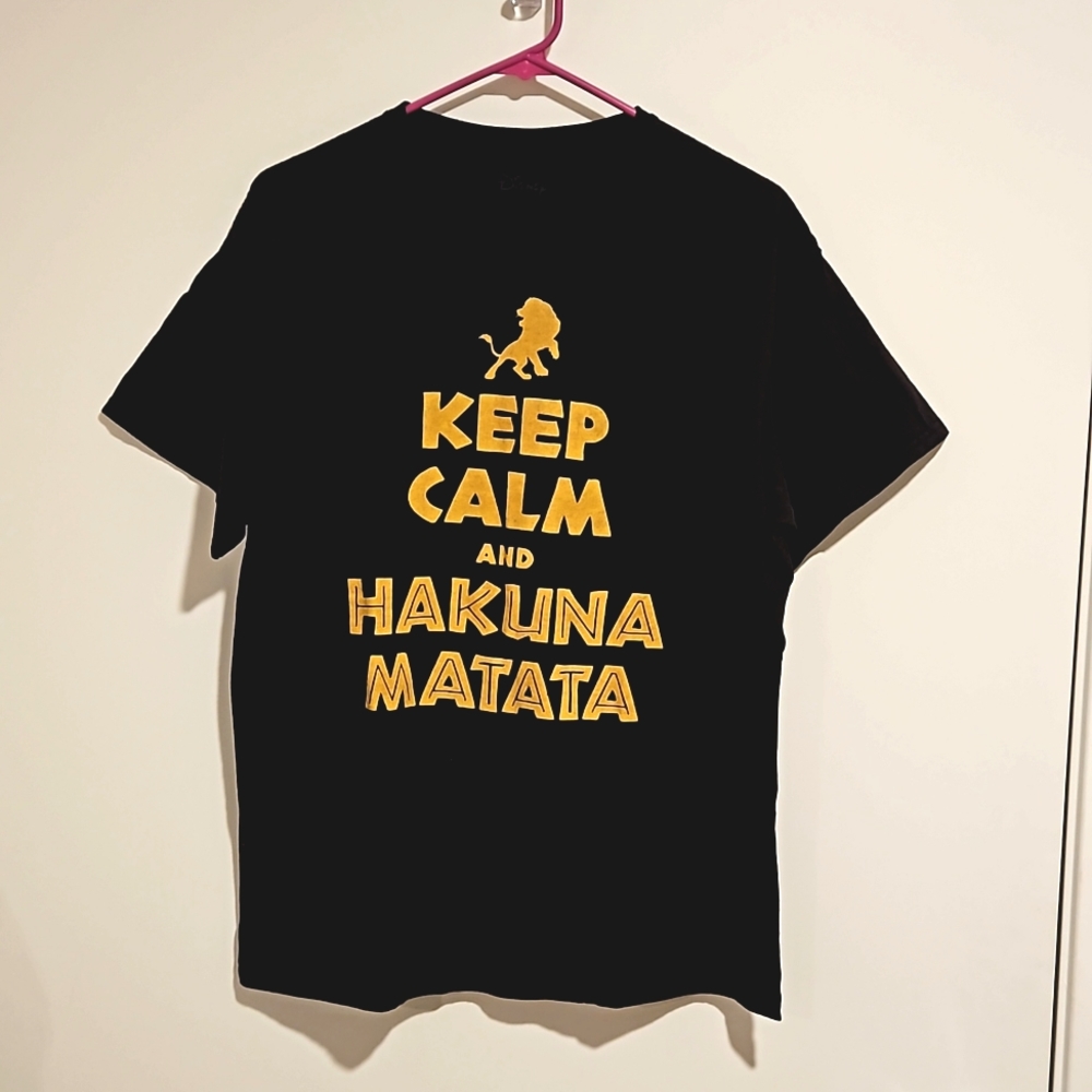 Disney 'Keep Calm and Hakuna Matata' Lion King black gold tee Large